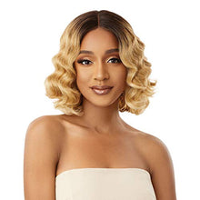 Load image into Gallery viewer, Outre Lace Front Wig - Cilla