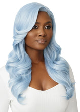 Load image into Gallery viewer, Outre Lace Front Wig - Kyala
